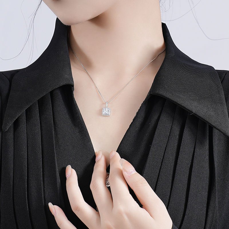 Silver Plated White Gold Princess Square Shaped Collier – Image 4