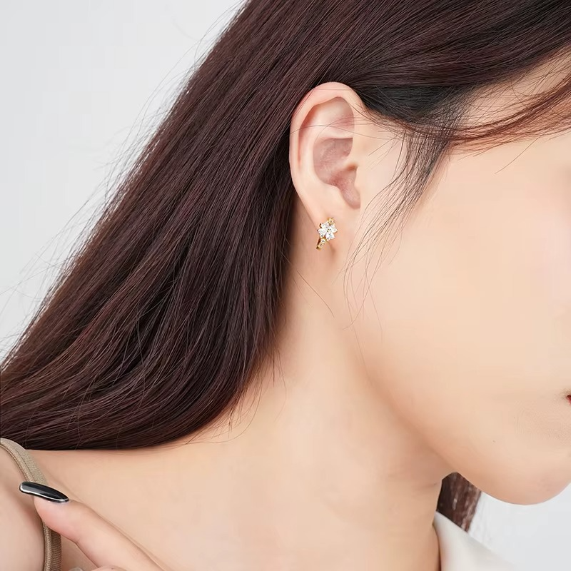 Boucles d'oreilles en forme de trèfle à quatre feuilles pour femme, argent sterling S925, élégantes, style forêt, fraîches et simples, serties de zircon micro-incrusté – Image 2